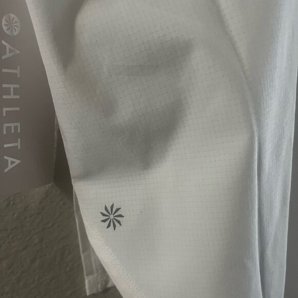 NEW Athleta SZ Large Navigate Tank Top Shirt White Workout - Picture 11 of 11